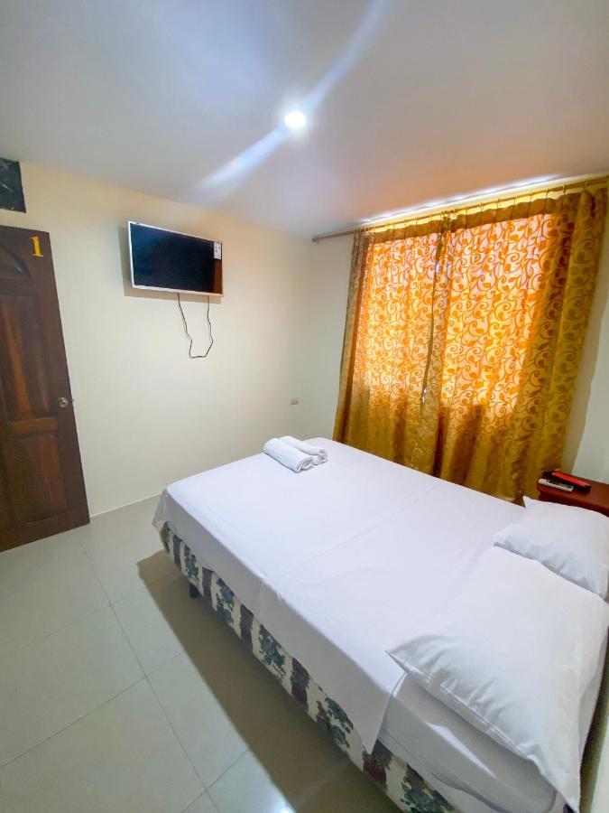 Hostal Tortuga Dorada Пуэрто-Лопес Экстерьер фото