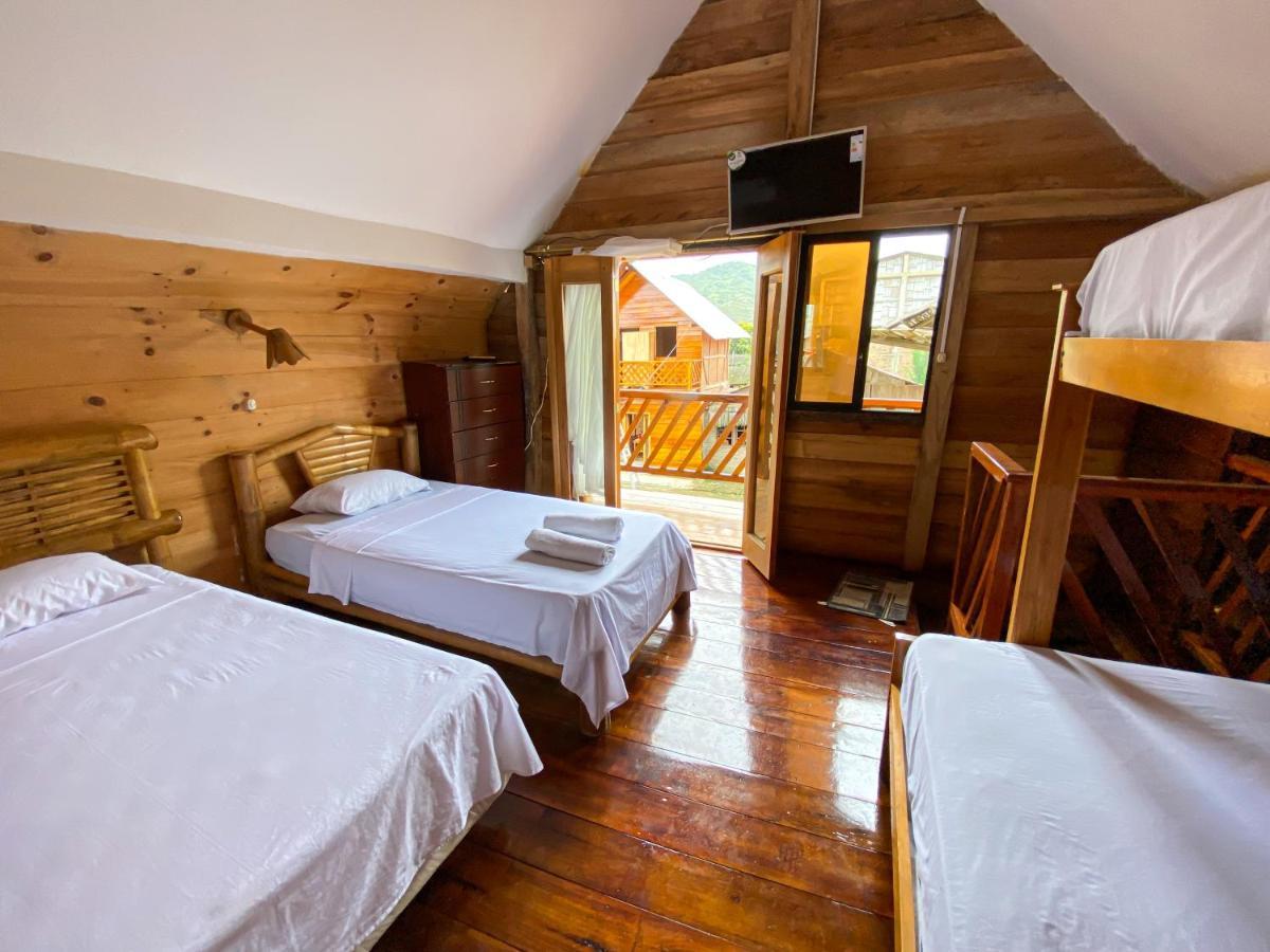 Hostal Tortuga Dorada Пуэрто-Лопес Экстерьер фото