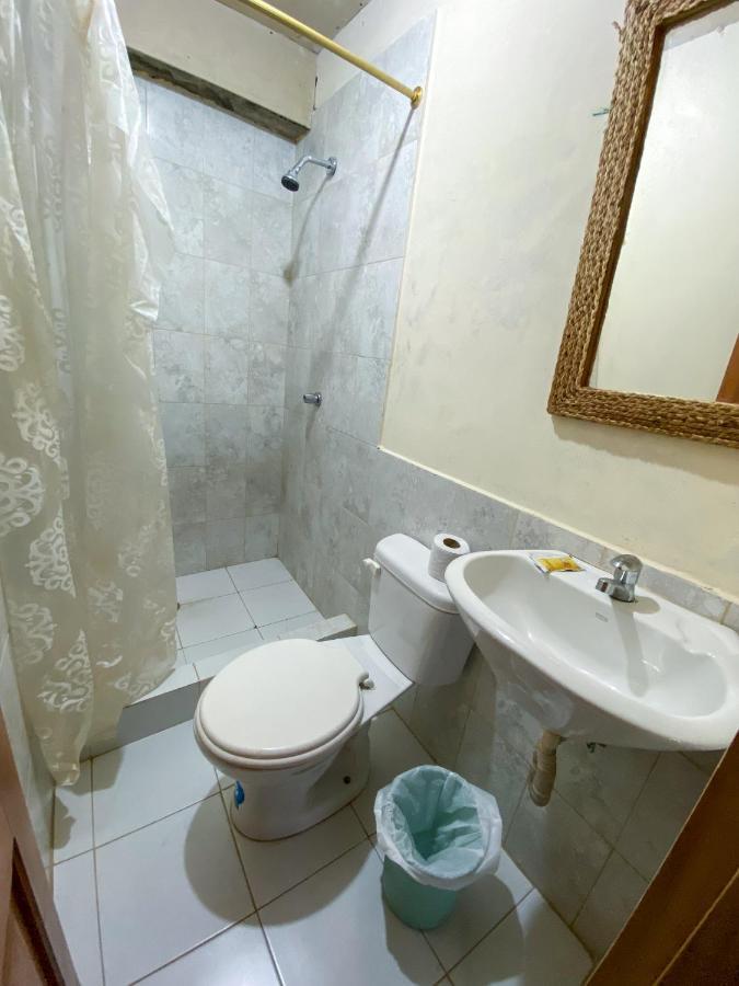 Hostal Tortuga Dorada Пуэрто-Лопес Экстерьер фото